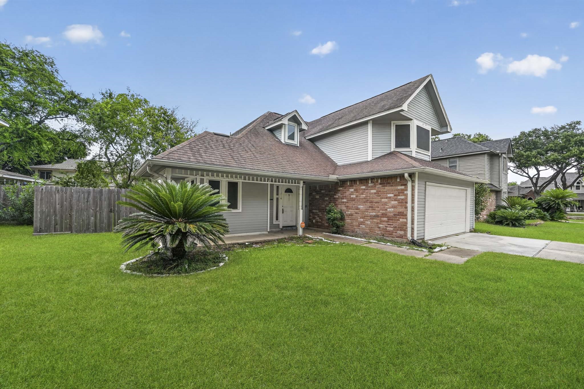 11214 Hambleton Way Property Photo 4