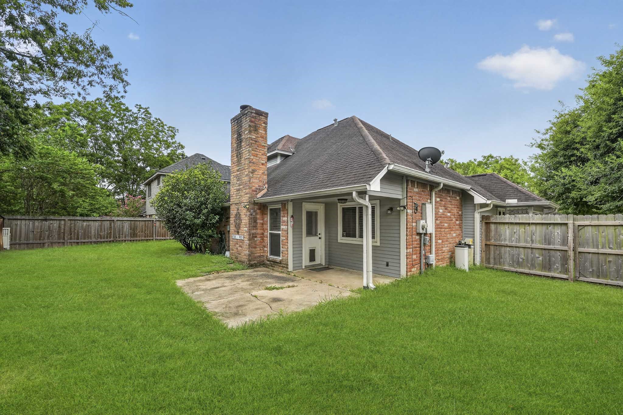 11214 Hambleton Way Property Photo 6
