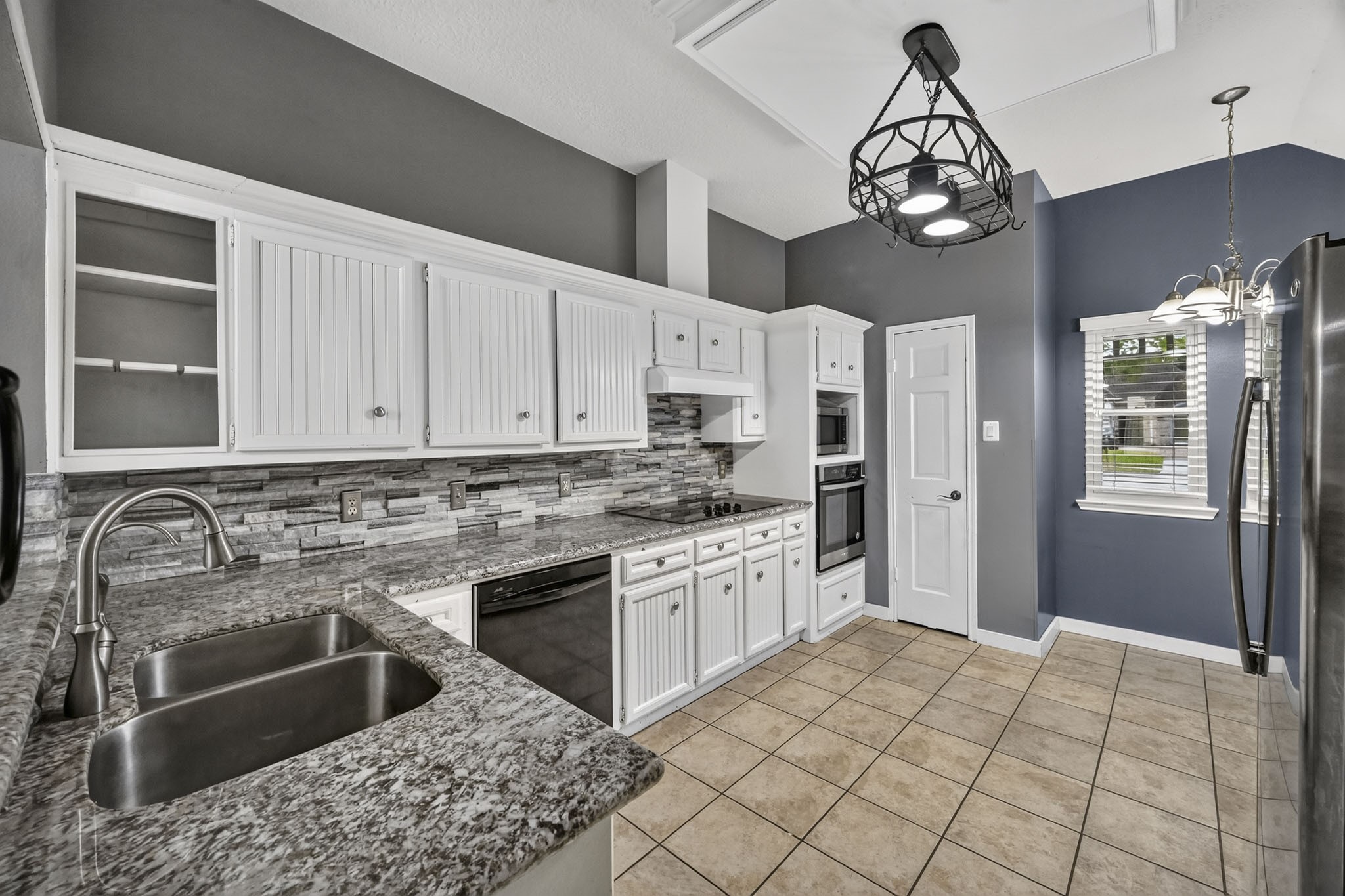 11214 Hambleton Way Property Photo 16