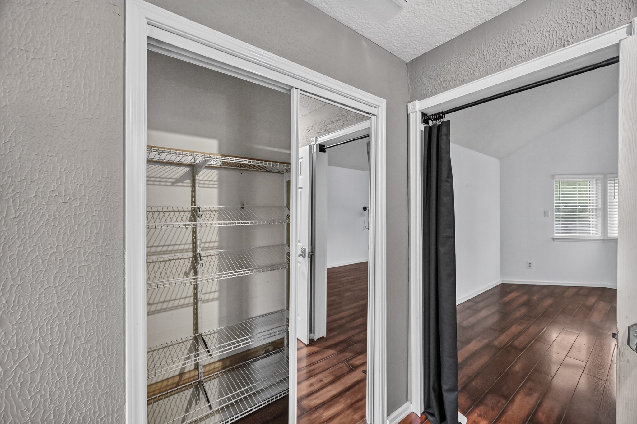 11214 Hambleton Way Property Photo 25