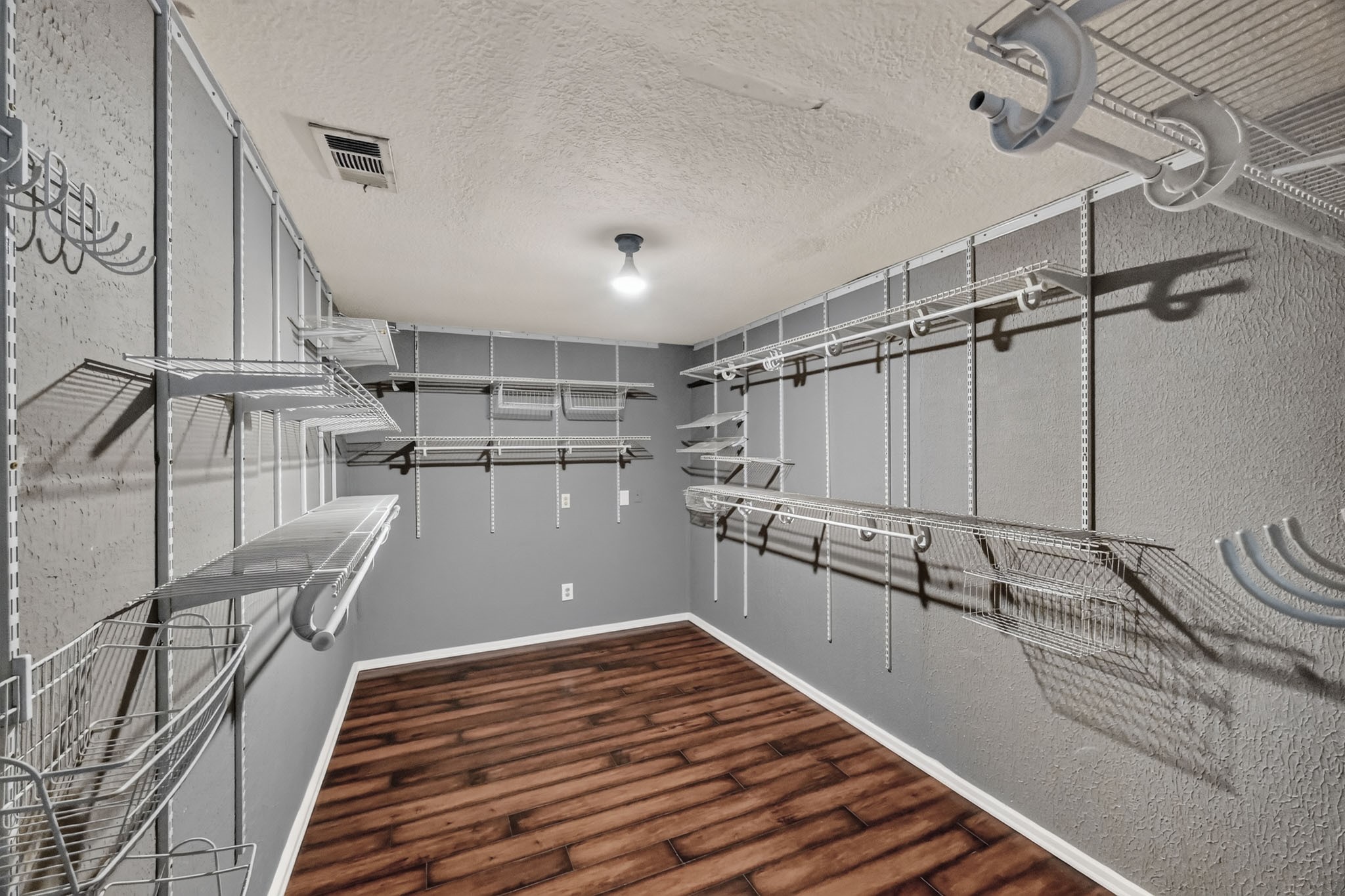 11214 Hambleton Way Property Photo 26