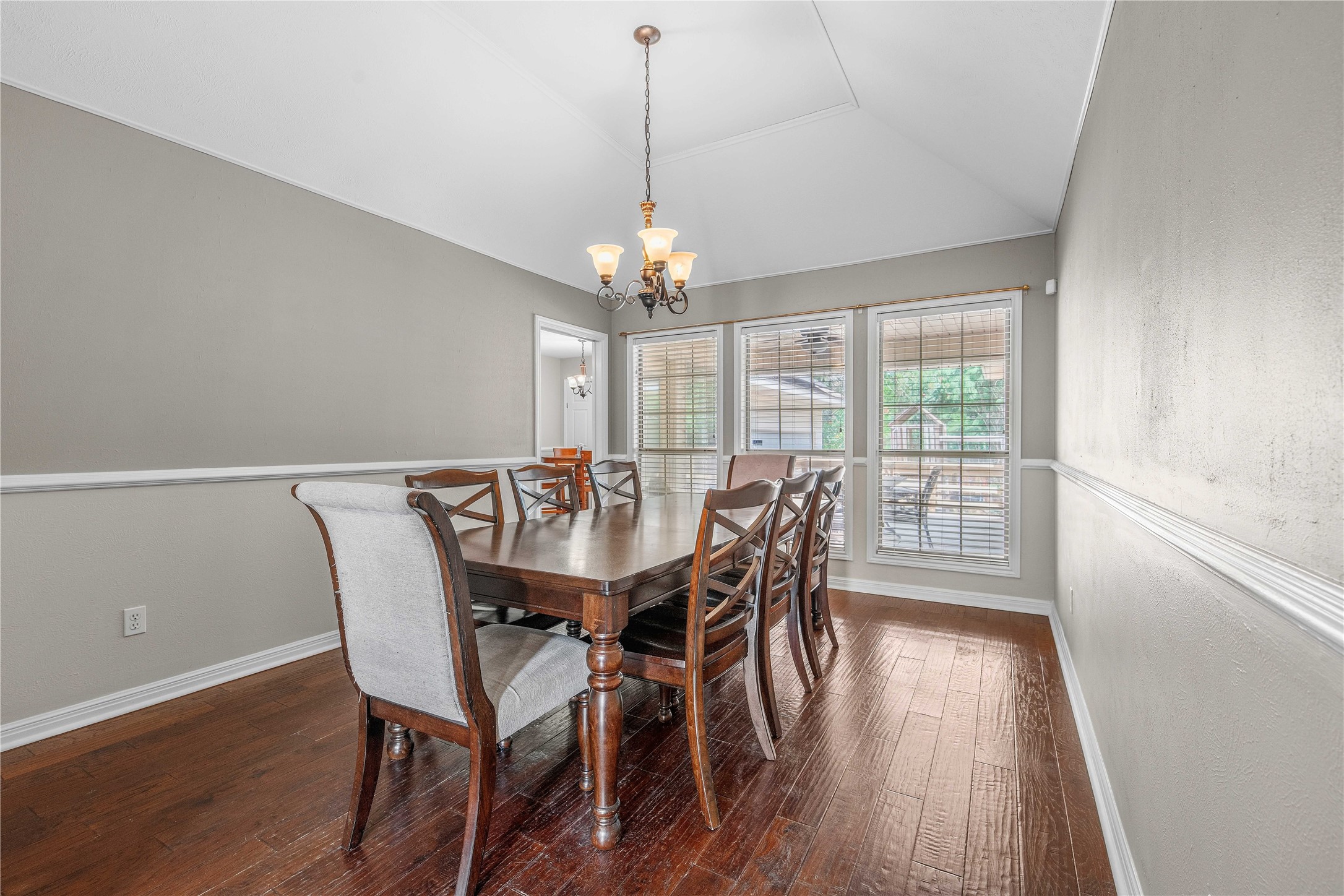 2307 W Briargate Drive Property Photo 6