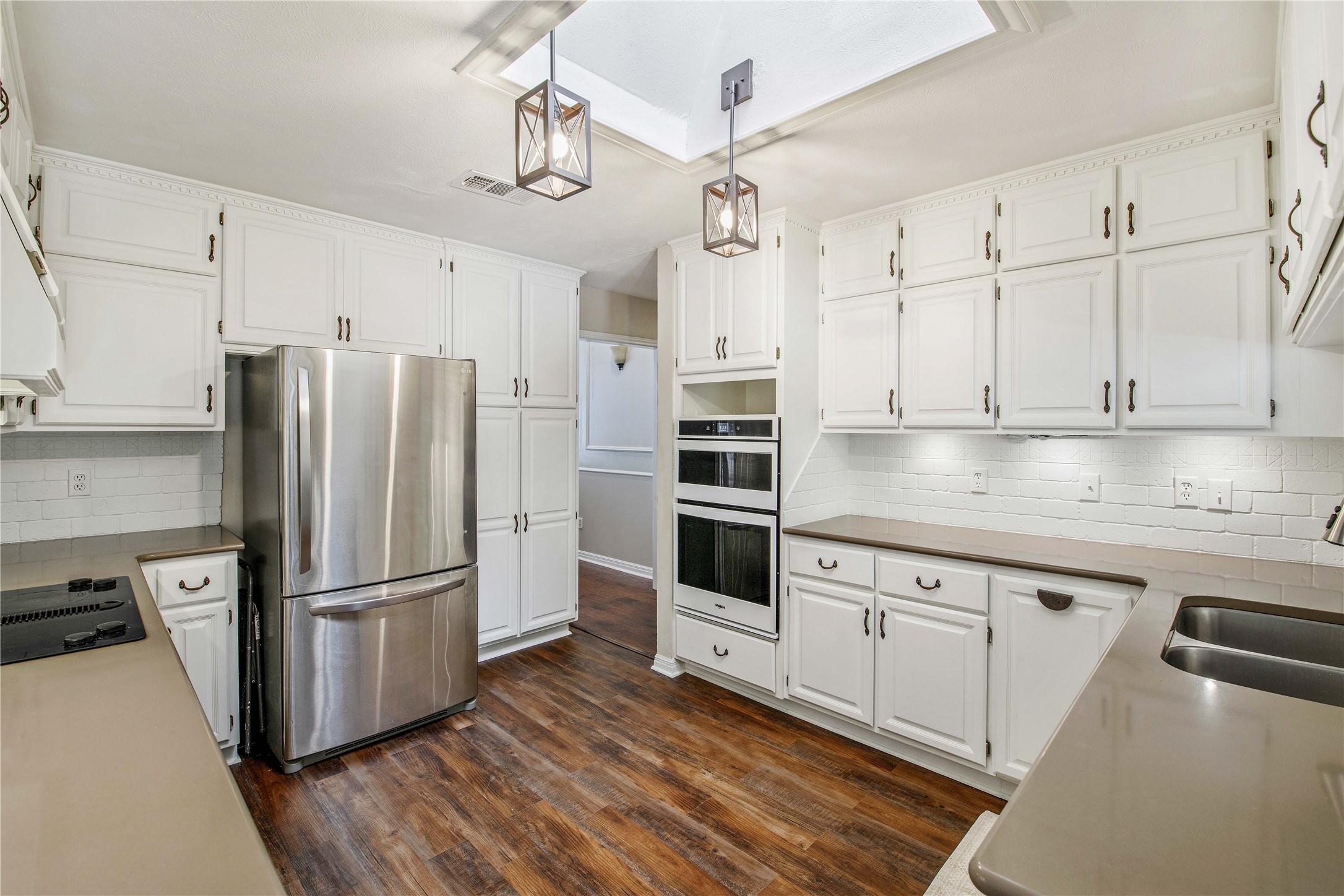 2307 W Briargate Drive Property Photo 9