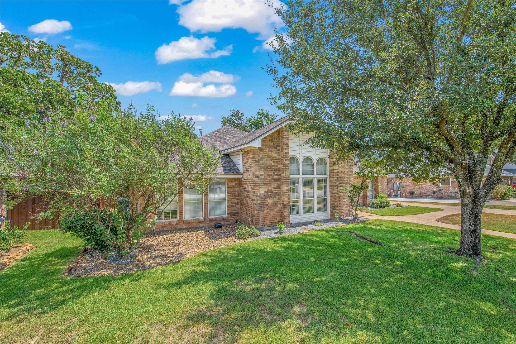 2307 W Briargate Drive Property Photo 29