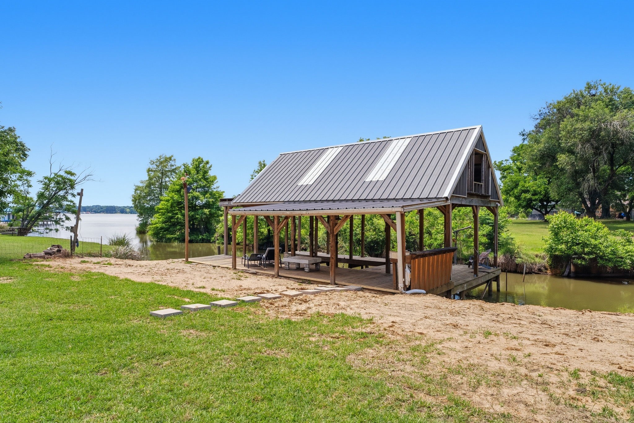 16285 County Road 189 W Property Photo 3