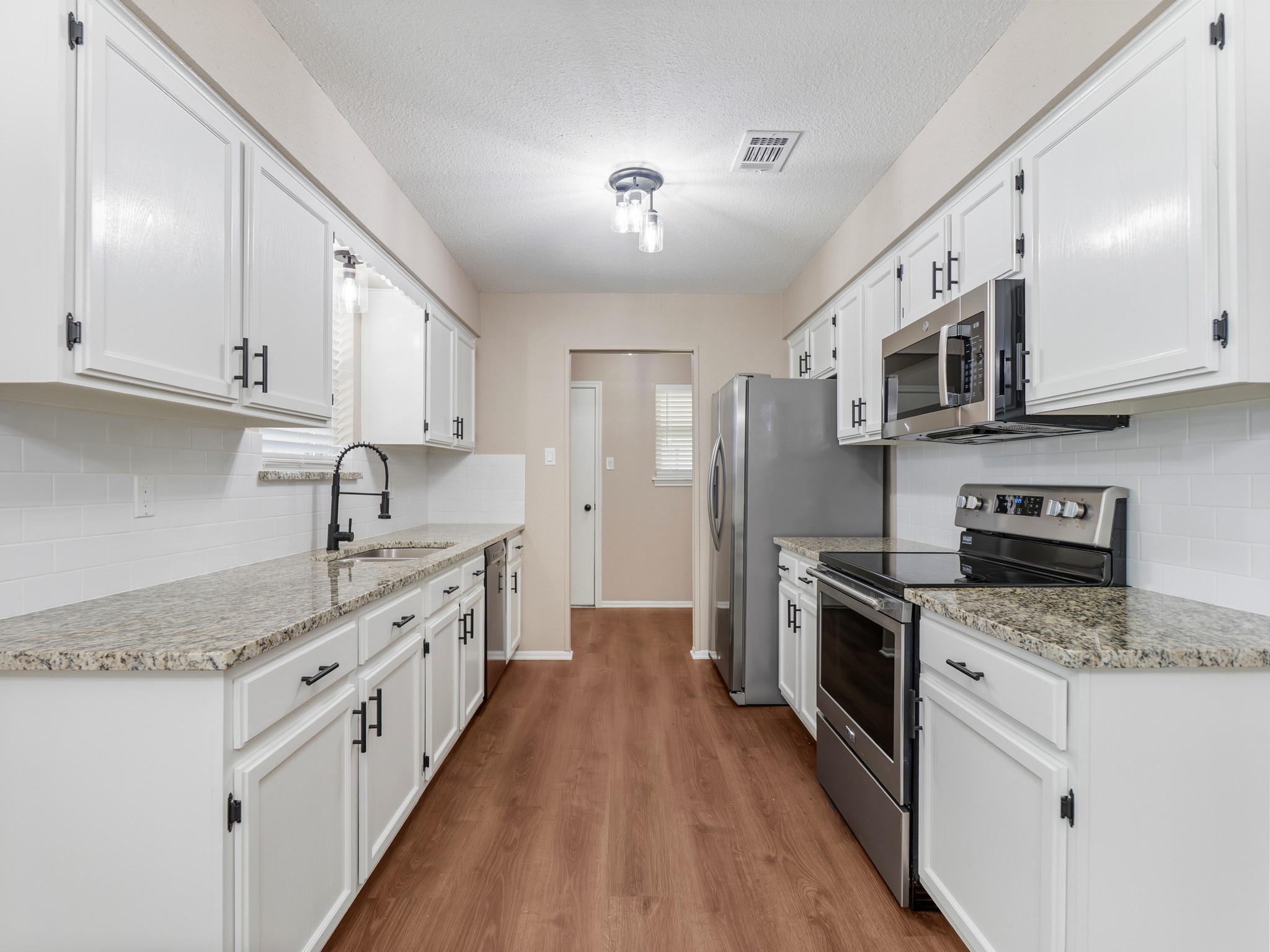 1128 County Road 117 Property Photo 6
