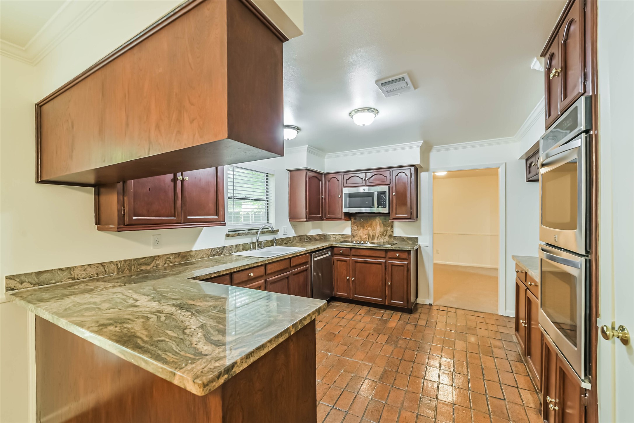 3111 Rockyridge Drive Property Photo 2