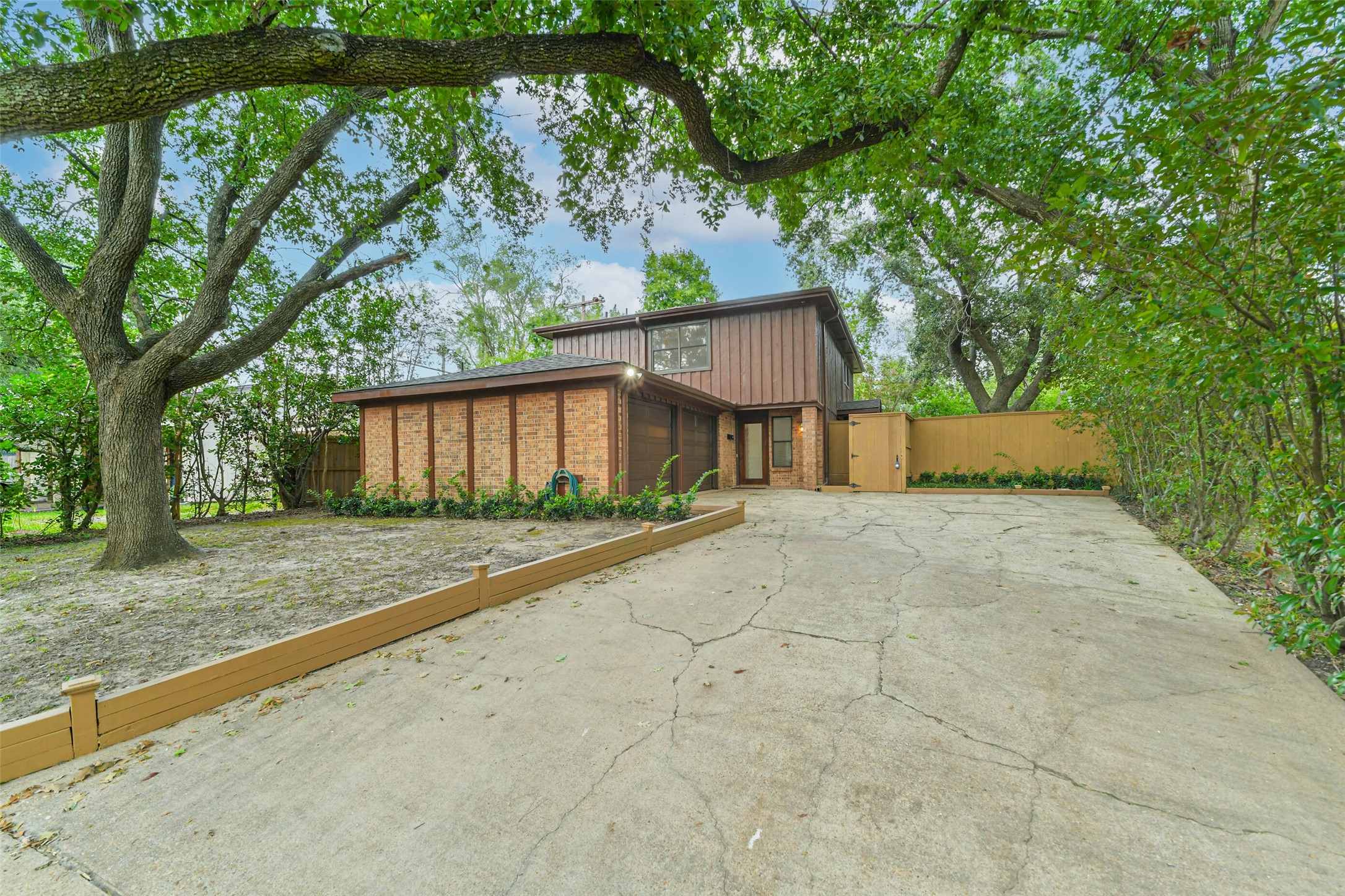 3111 Rockyridge Drive Property Photo 3