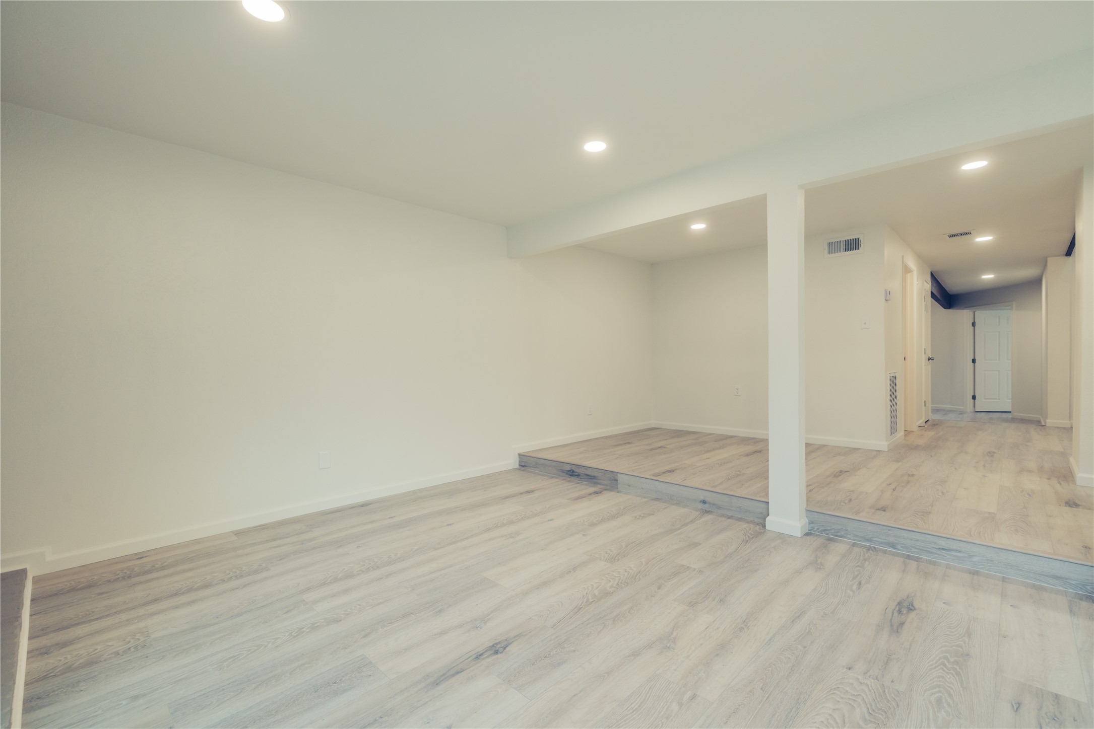 12553 Wellington Park Drive Property Photo 4