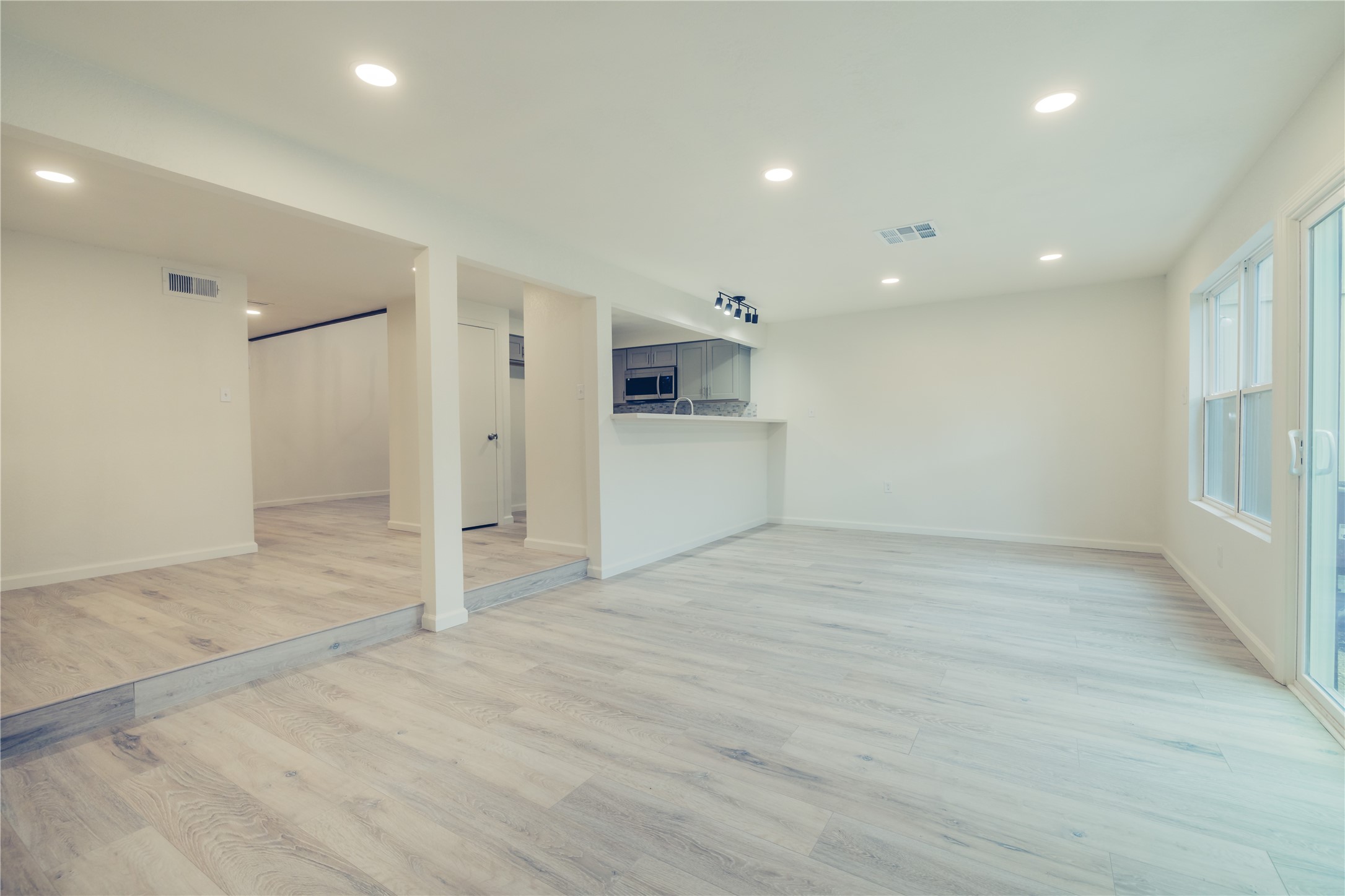 12553 Wellington Park Drive Property Photo 5
