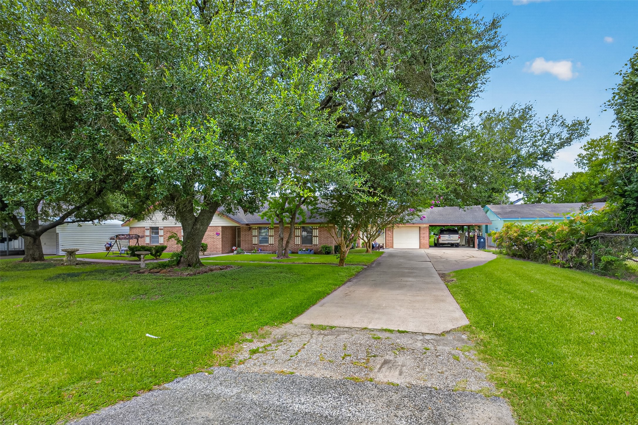 14116 Almeda School Road Property Photo 2