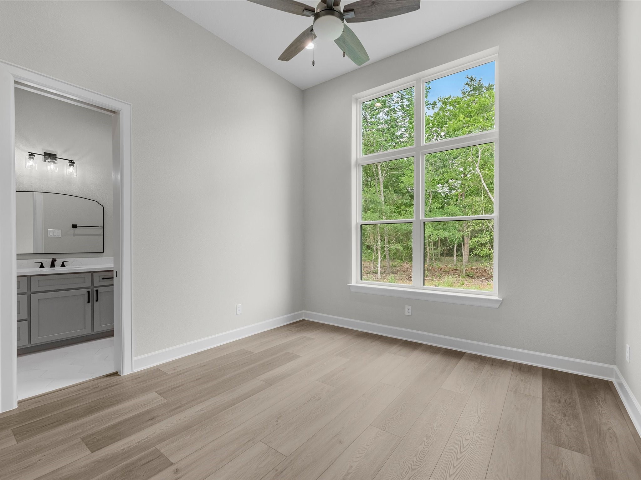 10039 Lakeside Oaks Dr Property Photo 29