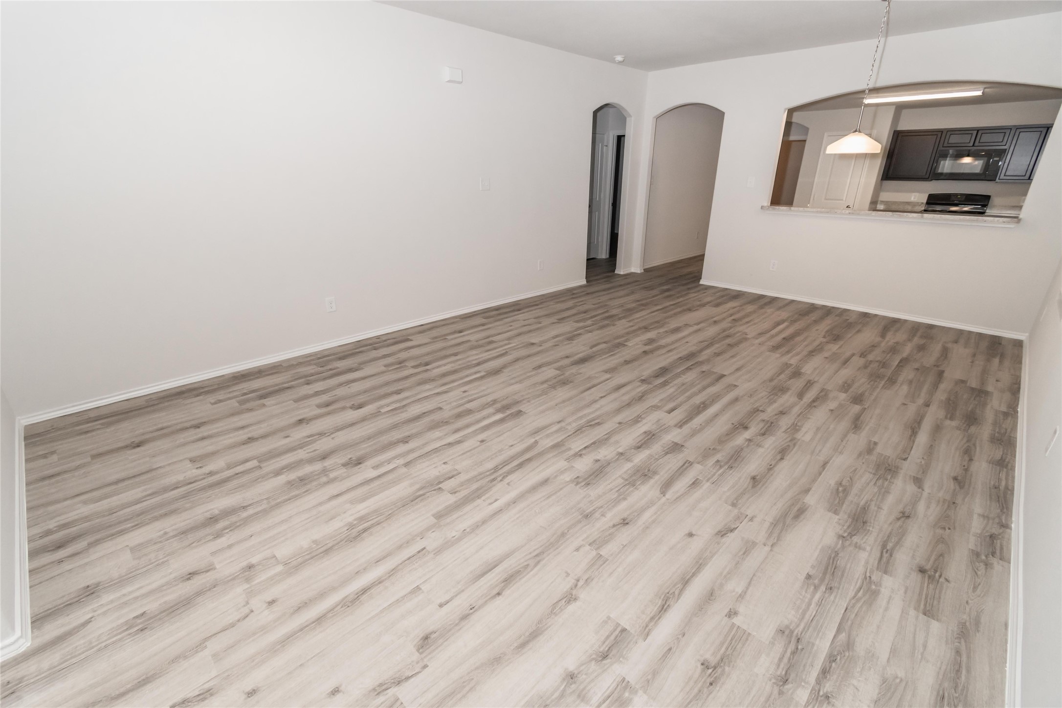 3311 Lake Como Court Property Photo 4