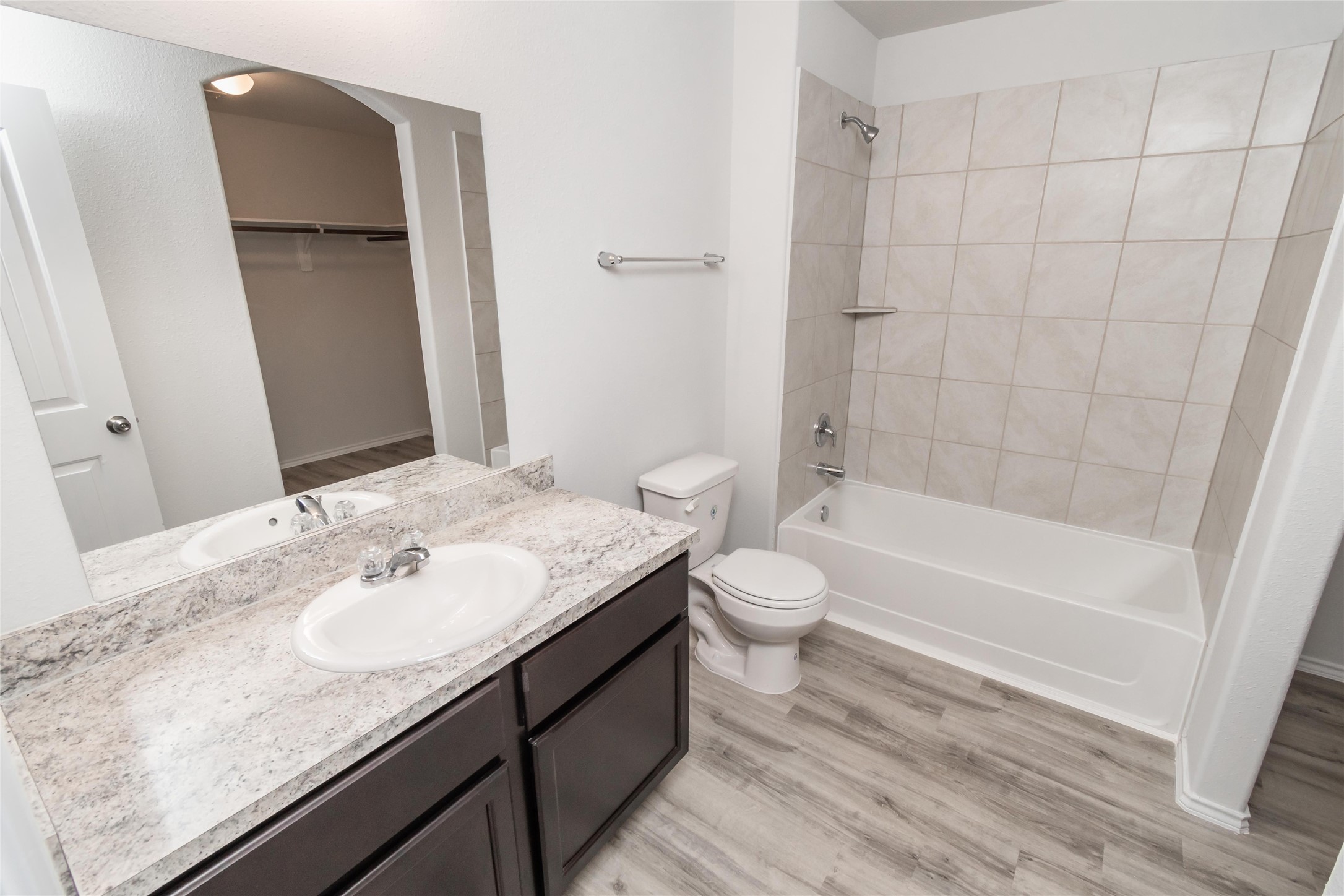 3311 Lake Como Court Property Photo 8
