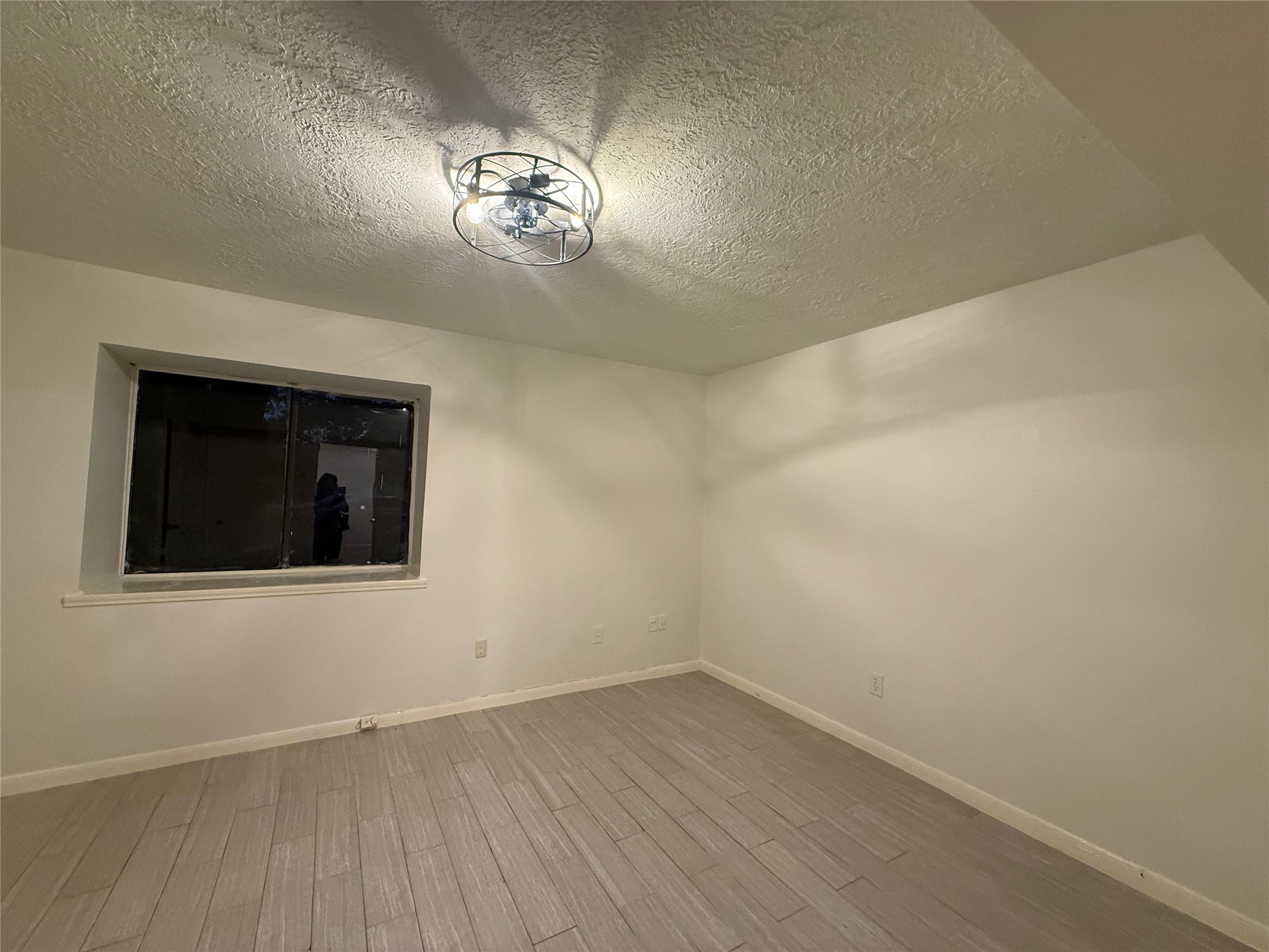 8553 Wilcrest Drive Property Photo 5