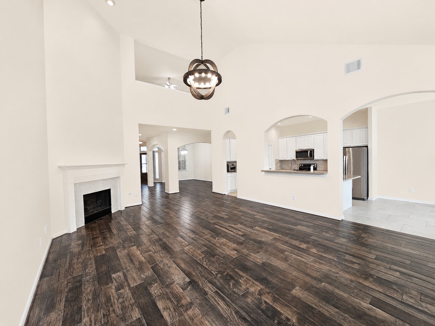 98 W Knightsbridge Drive Property Photo 4