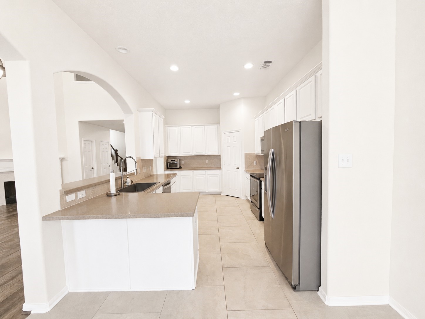 98 W Knightsbridge Drive Property Photo 10