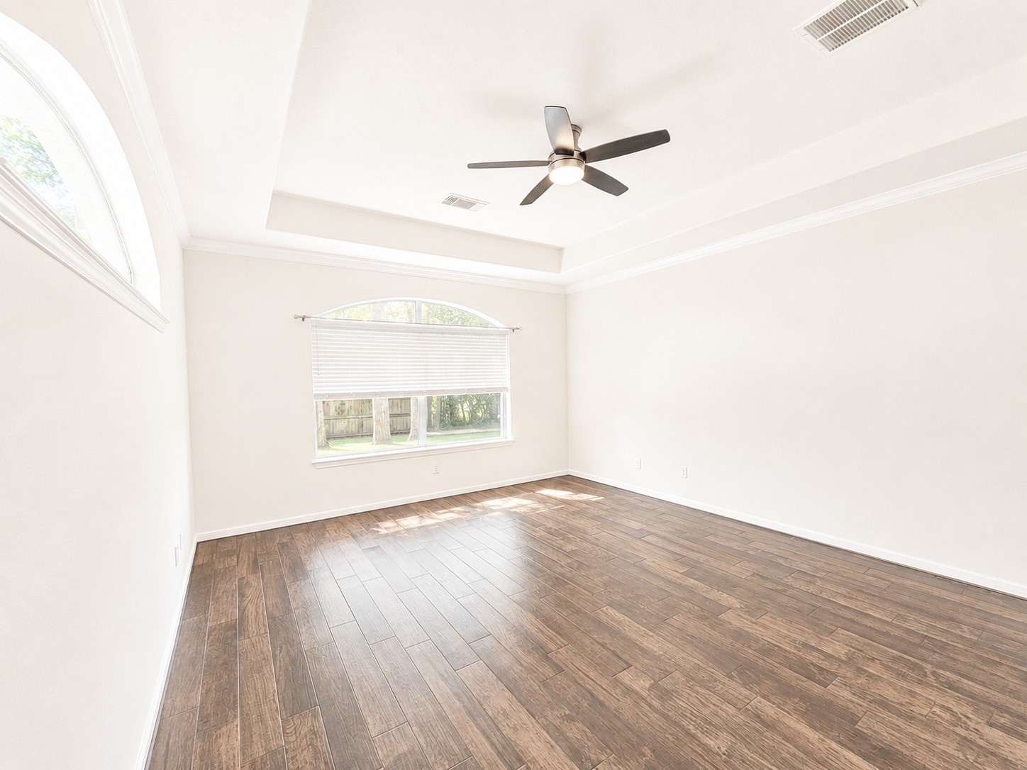 98 W Knightsbridge Drive Property Photo 16