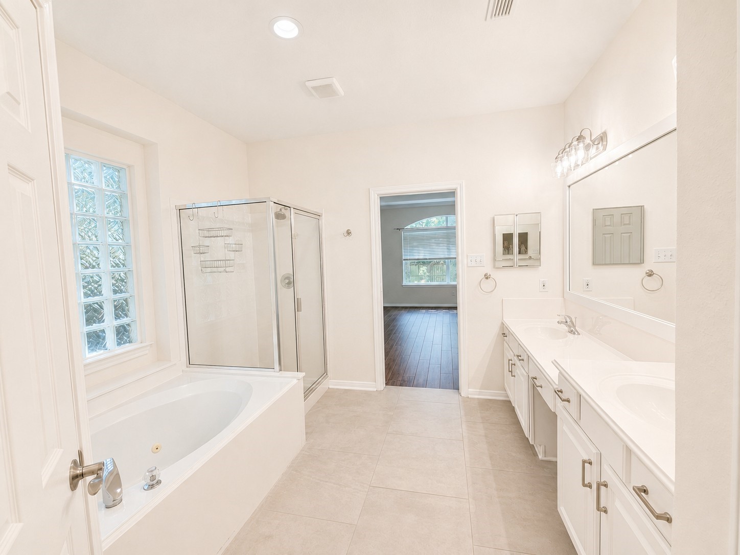 98 W Knightsbridge Drive Property Photo 19