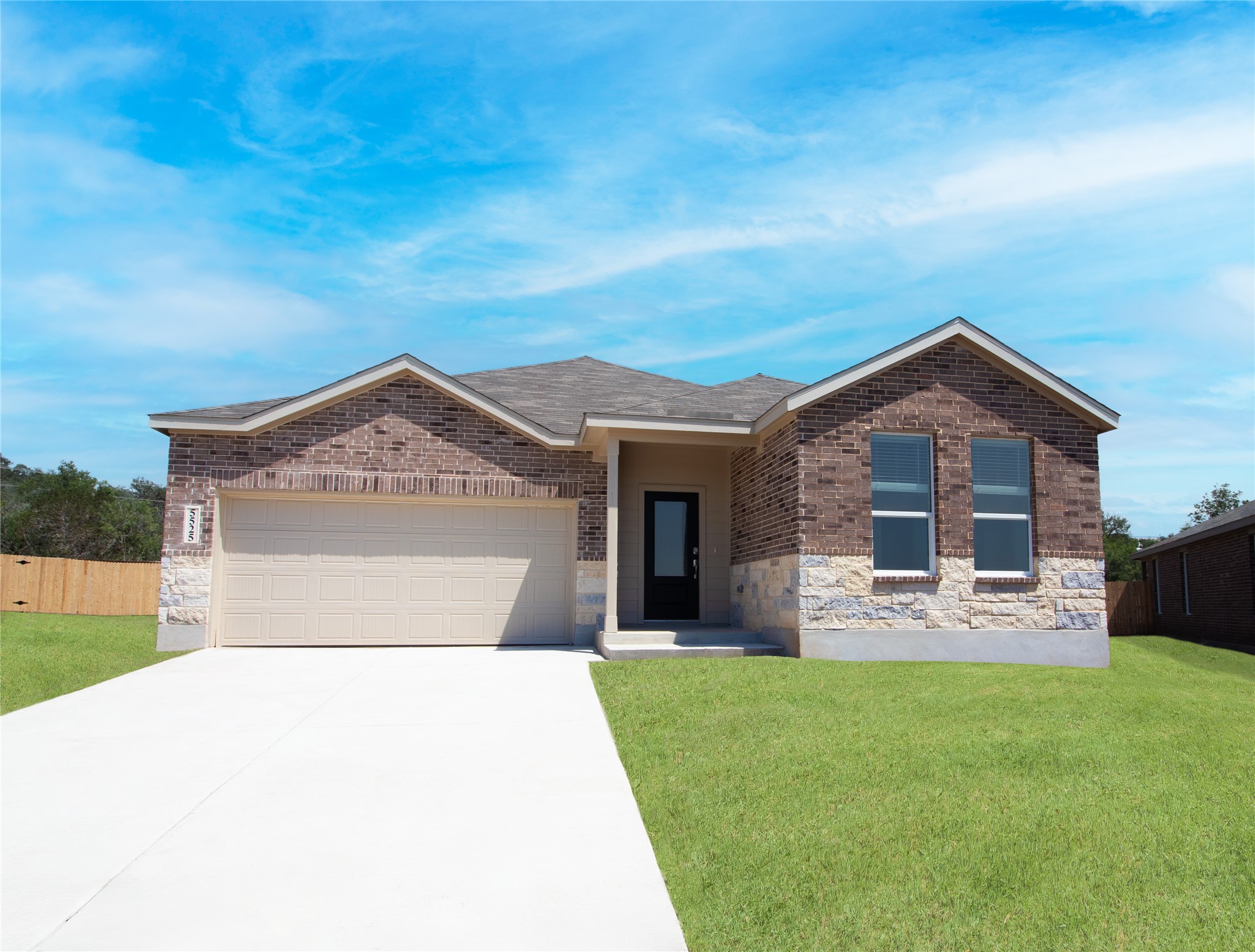 1906 Starlight Street Property Photo 3