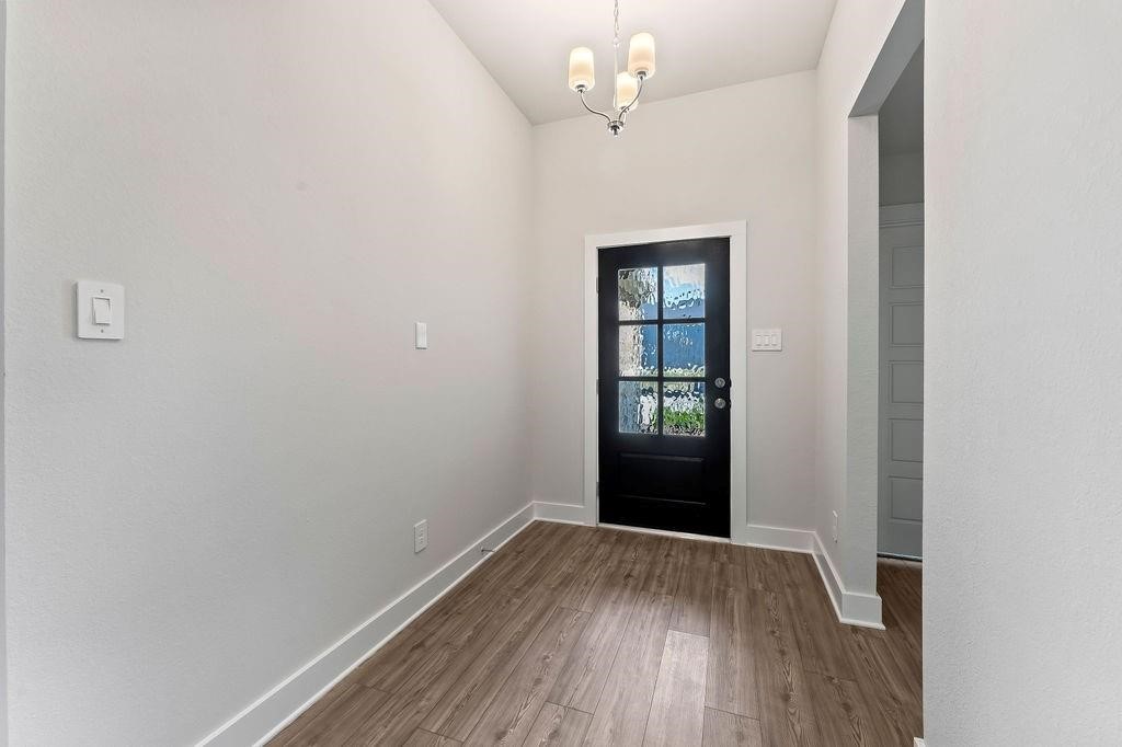 9903 Silverling Court Property Photo 4