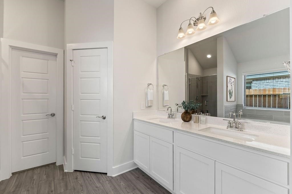 9903 Silverling Court Property Photo 16