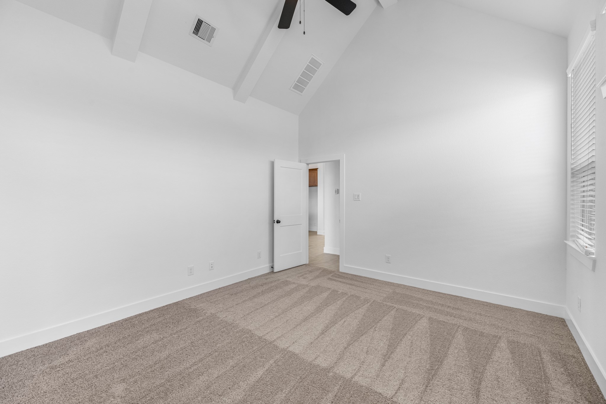 2904 Lago Costa Drive Property Photo 18