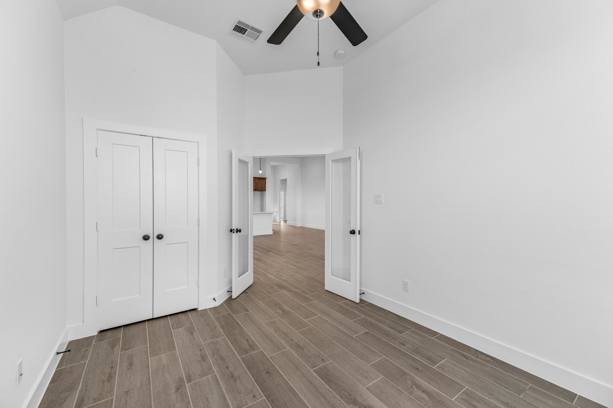 2904 Lago Costa Drive Property Photo 19