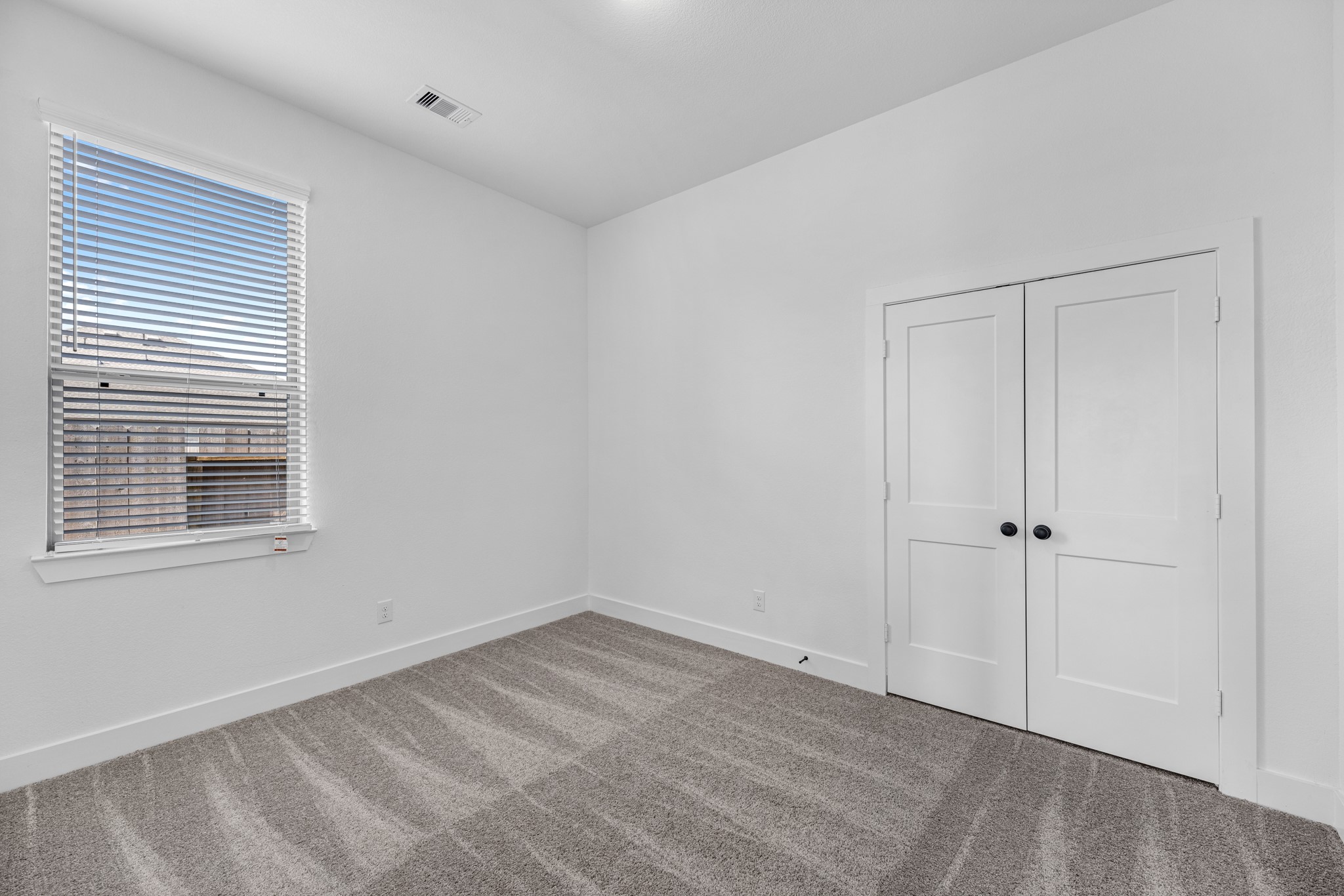 2904 Lago Costa Drive Property Photo 27