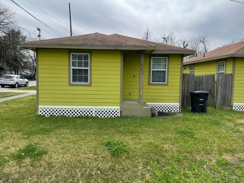 3942 King Street Property Photo 1