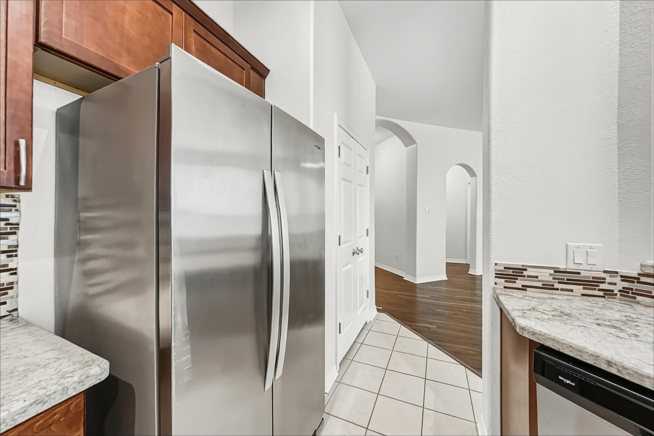 2204 Perkins Crossing Drive Property Photo 3