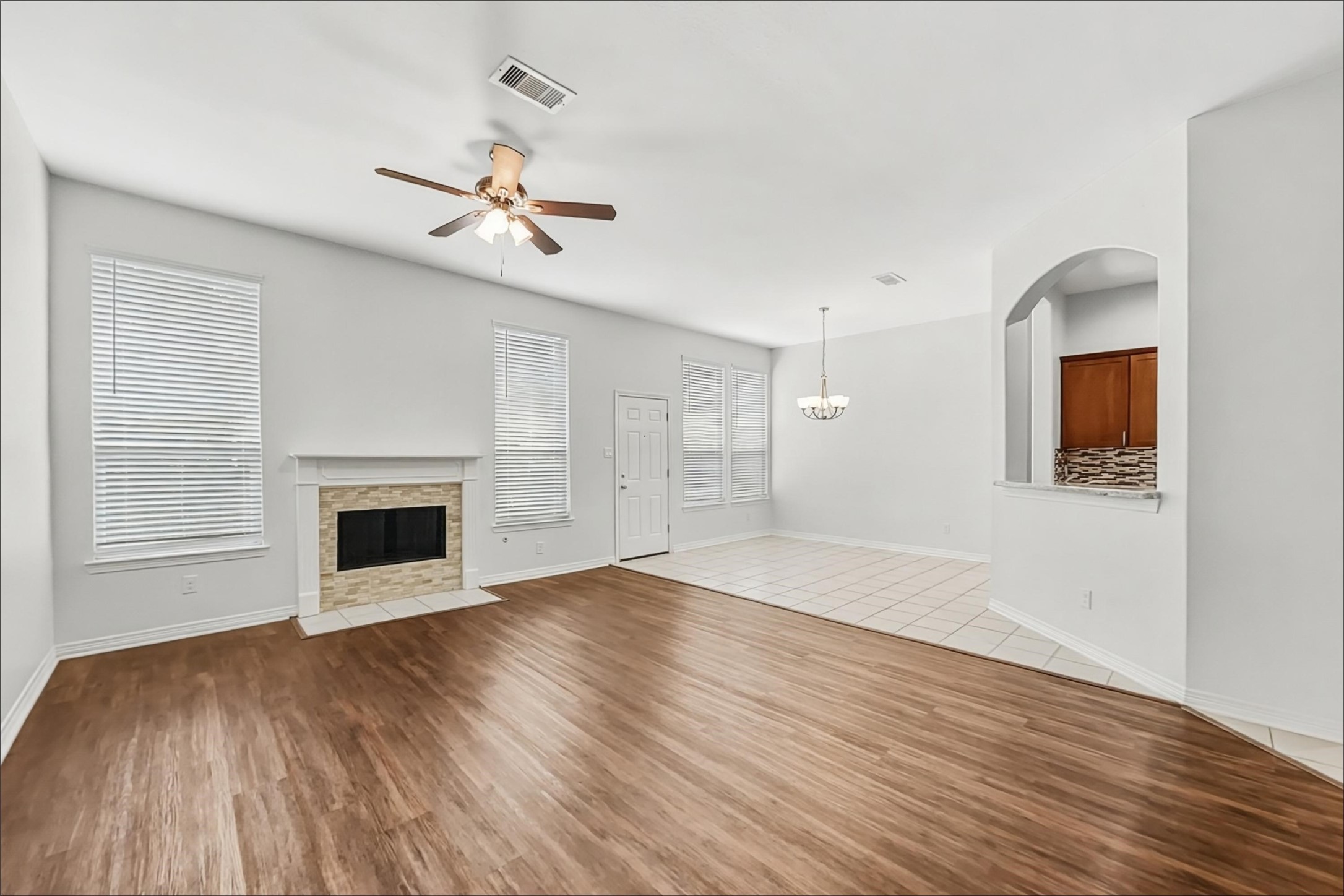 2204 Perkins Crossing Drive Property Photo 6