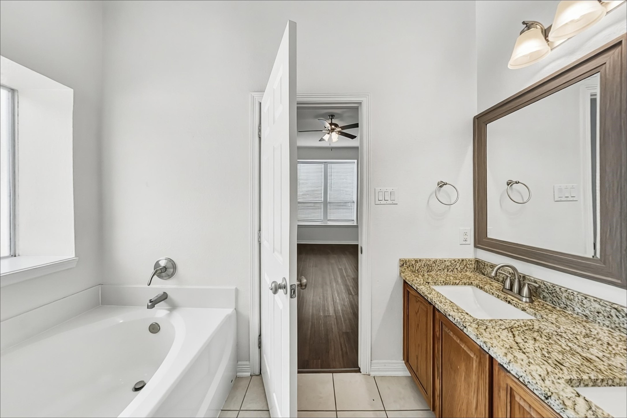 2204 Perkins Crossing Drive Property Photo 9