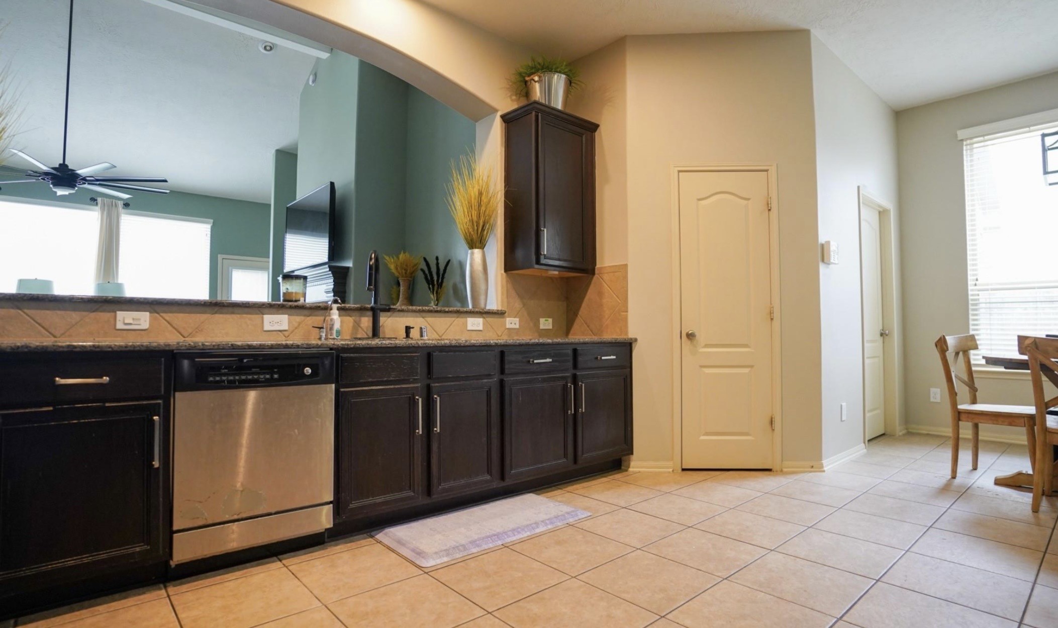 2109 Mooncrest Drive Property Photo 5