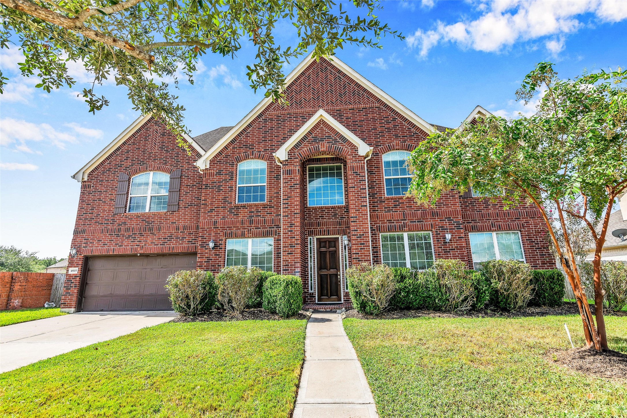 4615 Hollow Chase Lane Property Photo