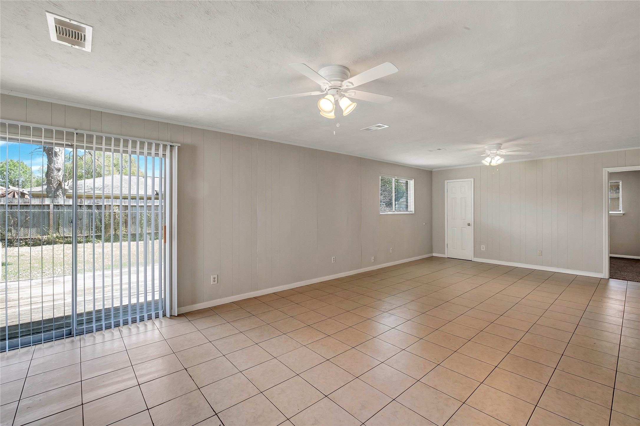 11862 S Evelyn Circle Property Photo 3