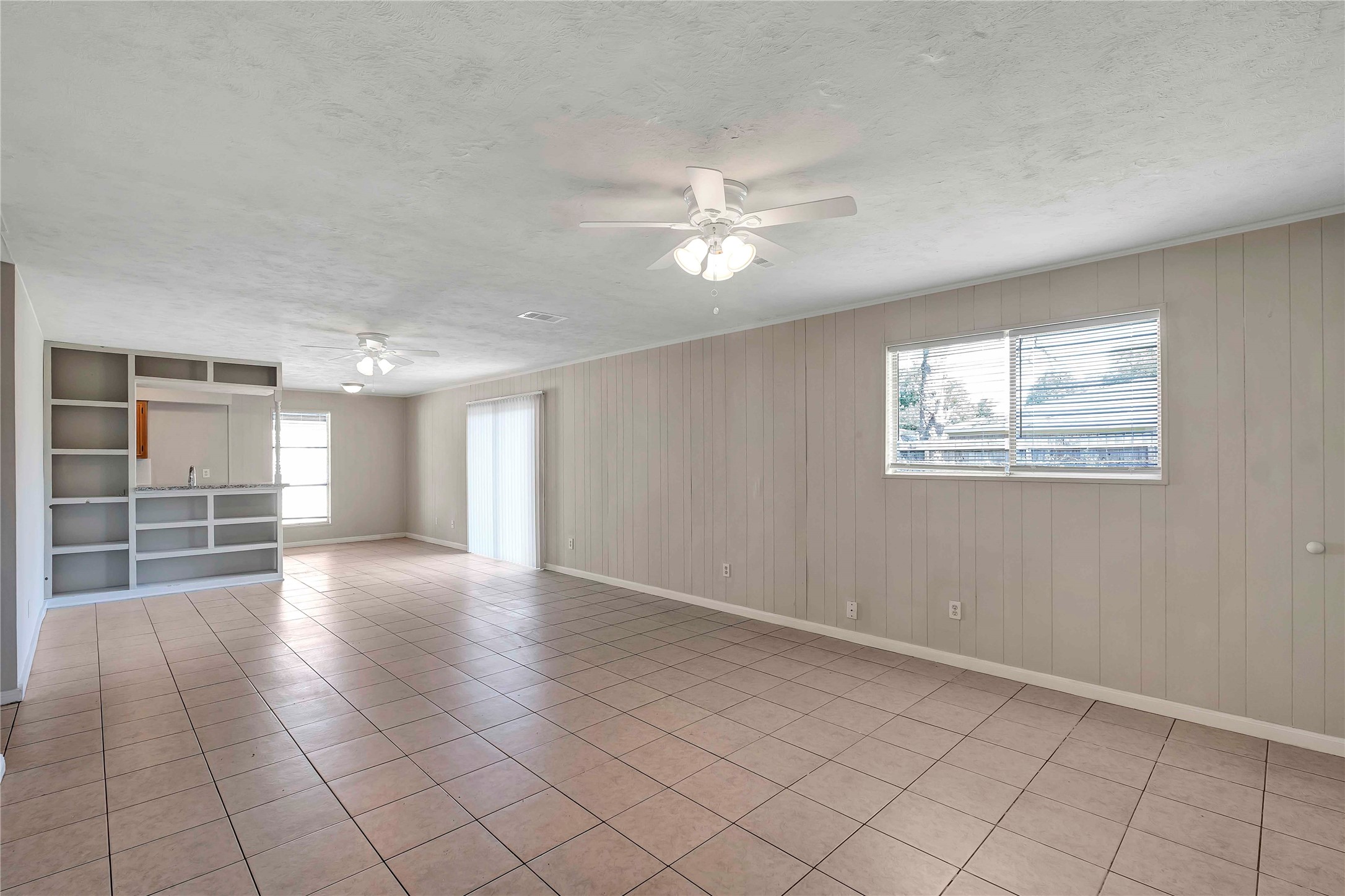11862 S Evelyn Circle Property Photo 4
