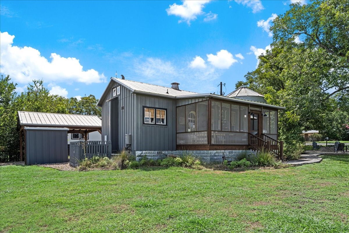 108 N Scott Street Property Photo 11