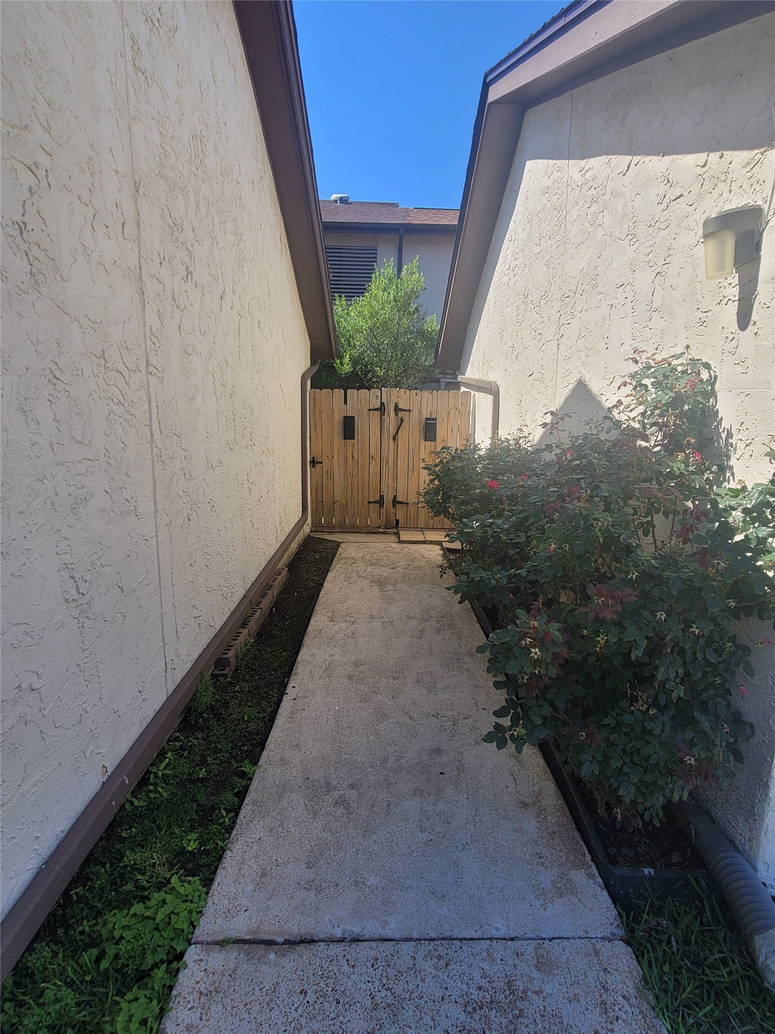 7523 Beaudelaire Circle Property Photo 20