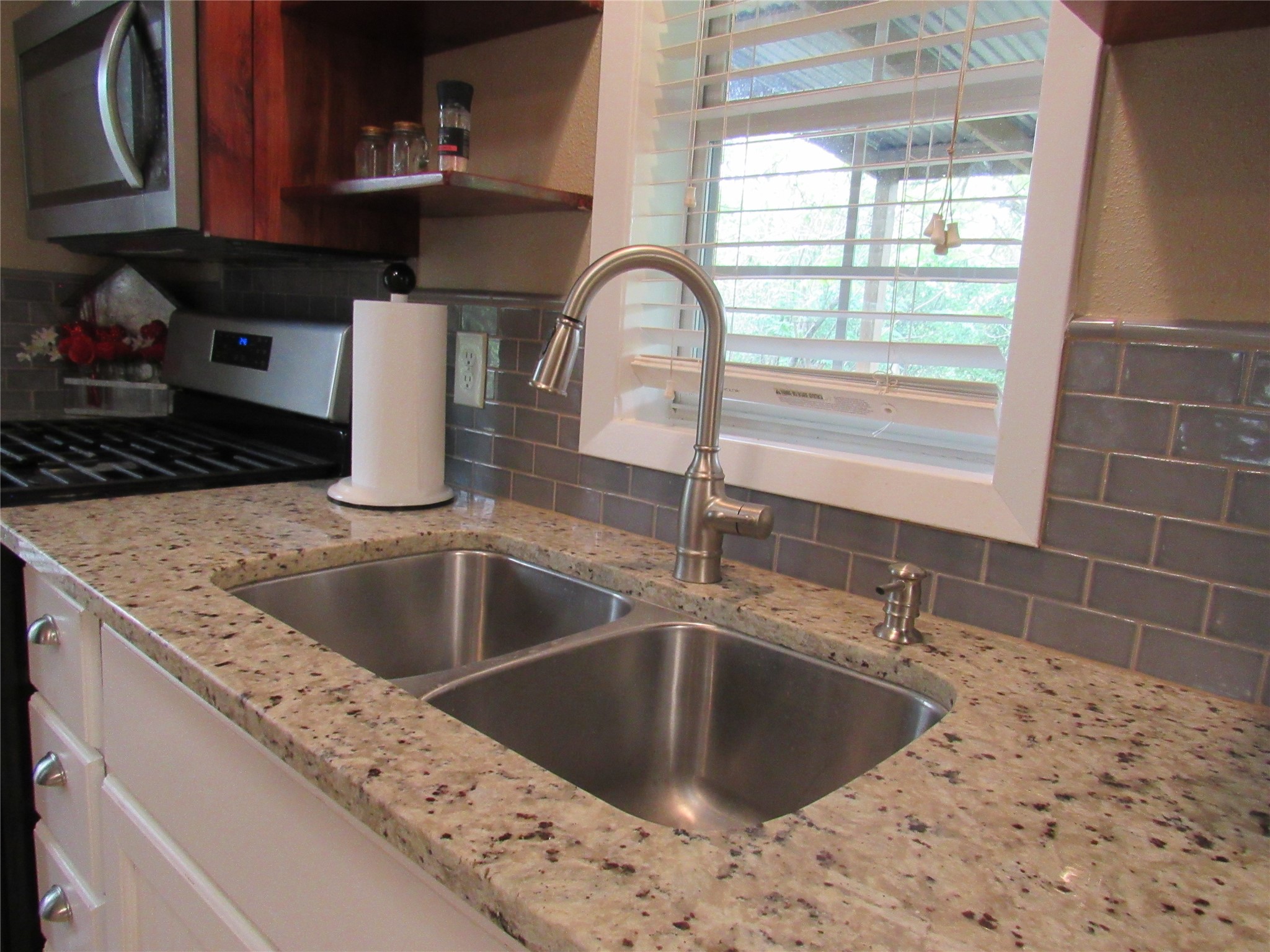 1013 Prairie Lea Street Property Photo 15