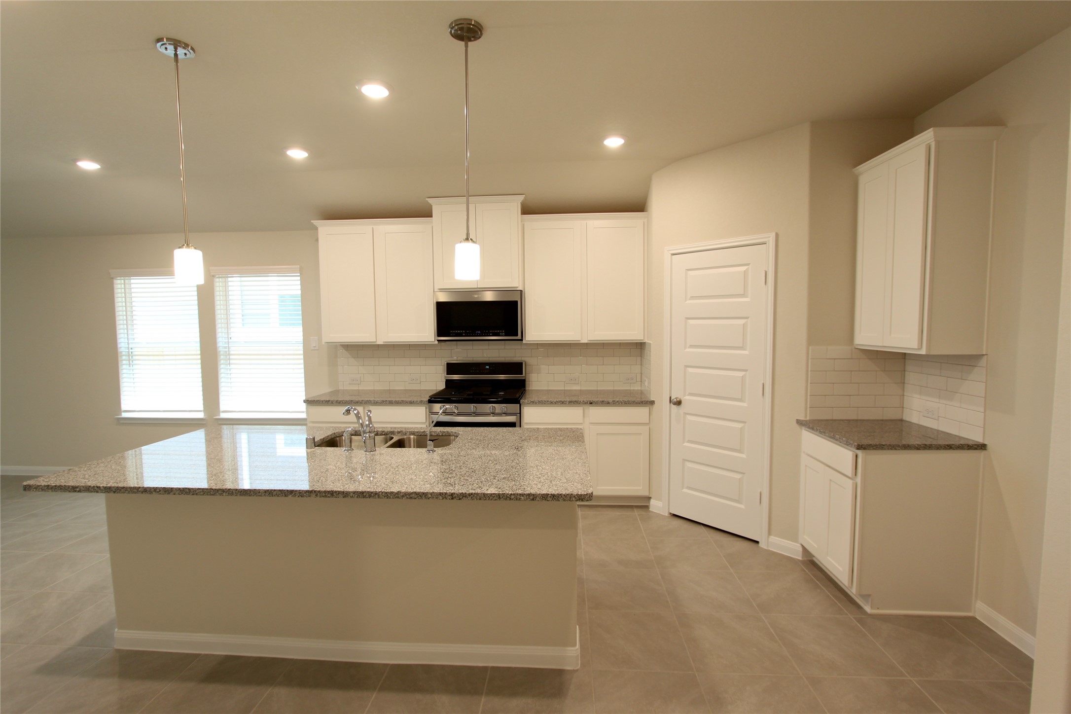 1226 Glendora Drive Property Photo 2