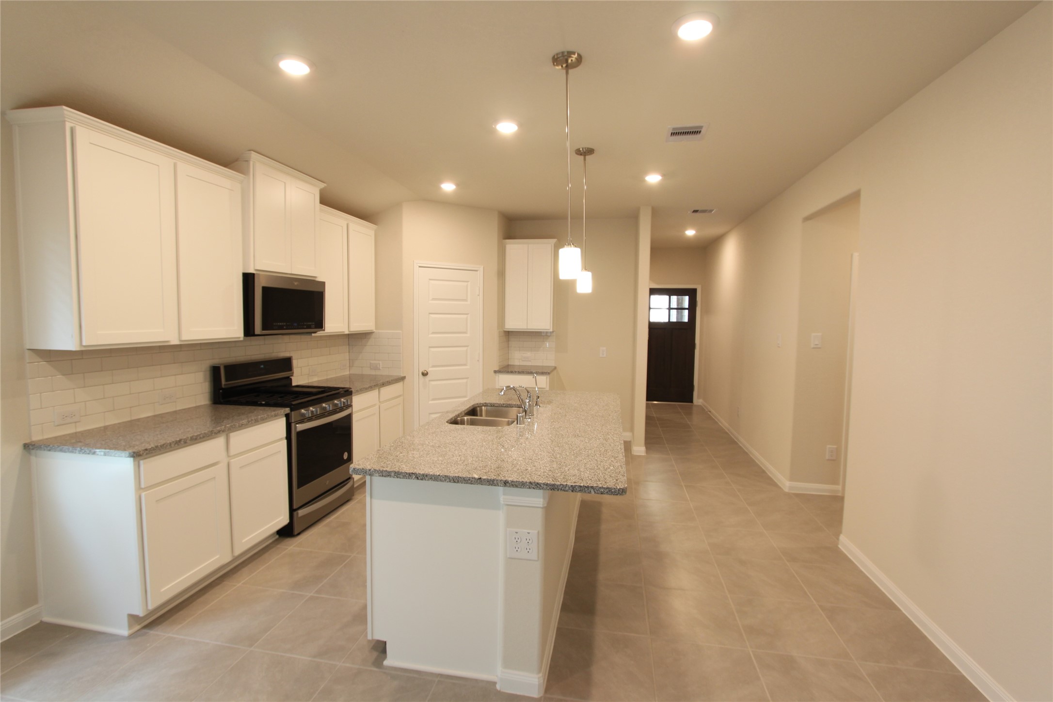 1226 Glendora Drive Property Photo 3