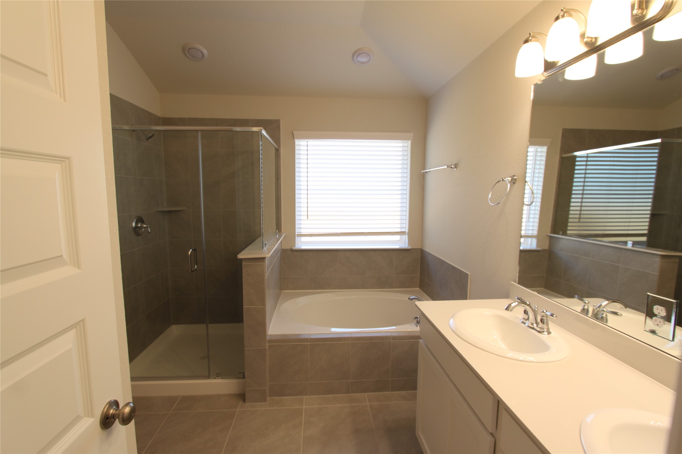 1226 Glendora Drive Property Photo 8