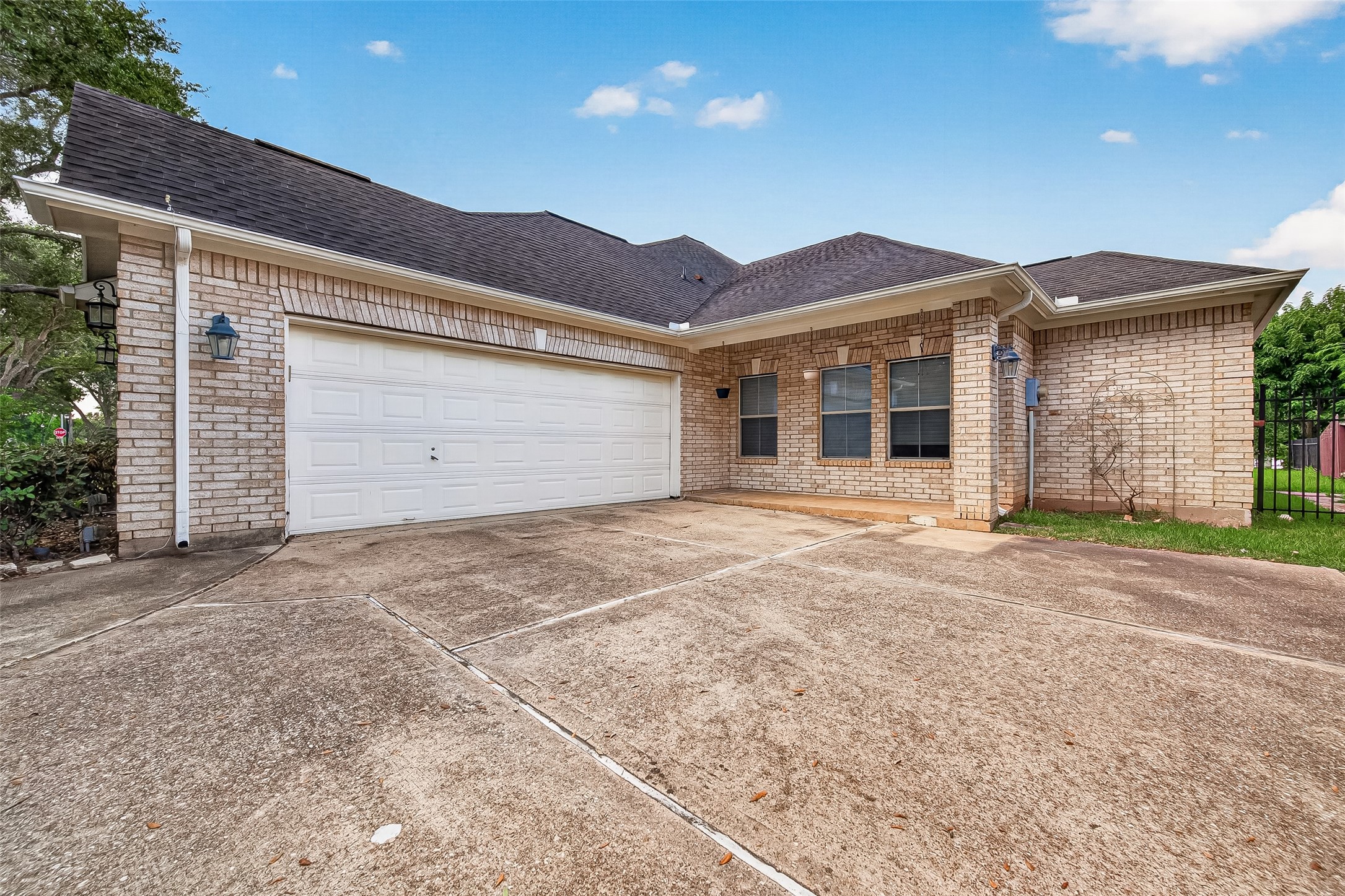 3831 Lakeridge Canyon Drive Property Photo 3