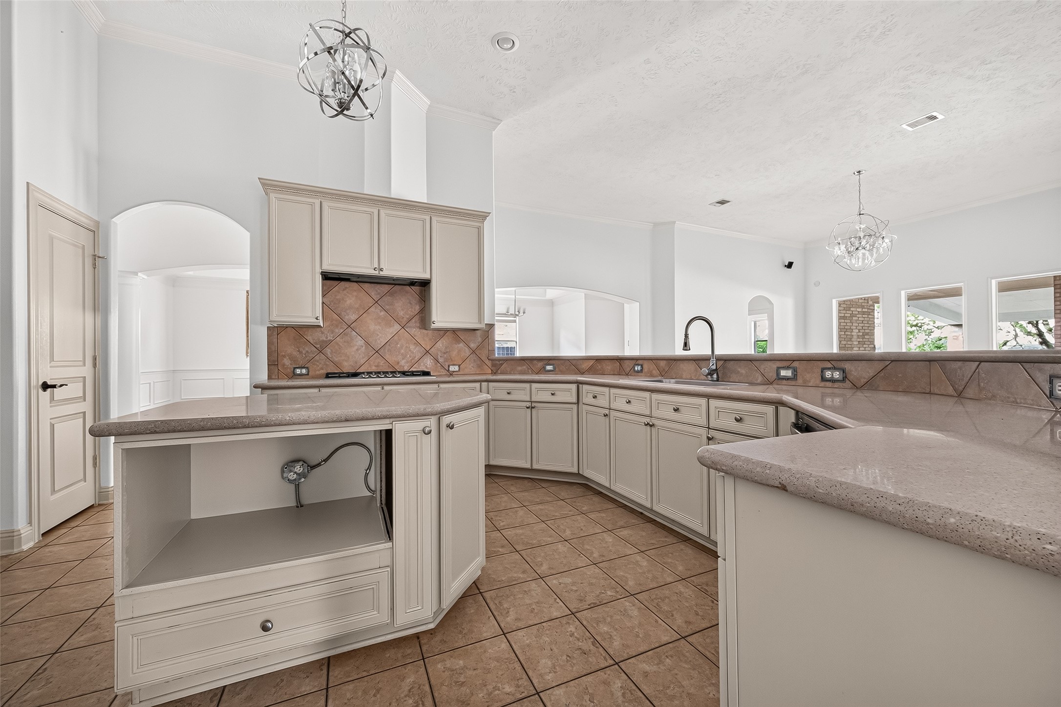 3831 Lakeridge Canyon Drive Property Photo 14