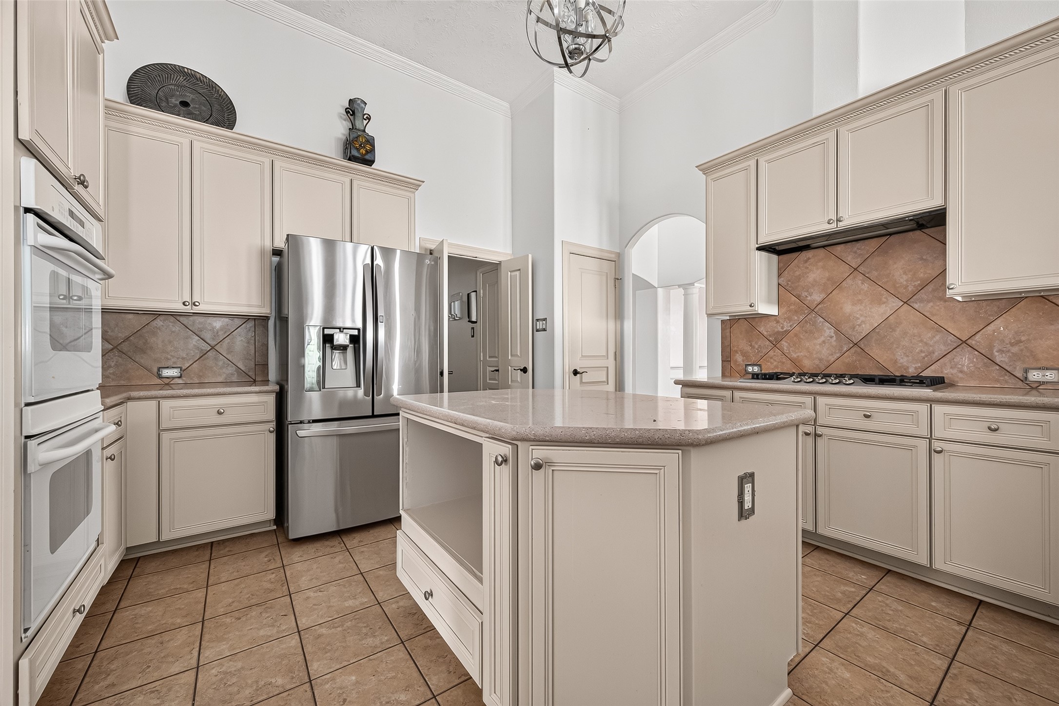 3831 Lakeridge Canyon Drive Property Photo 15