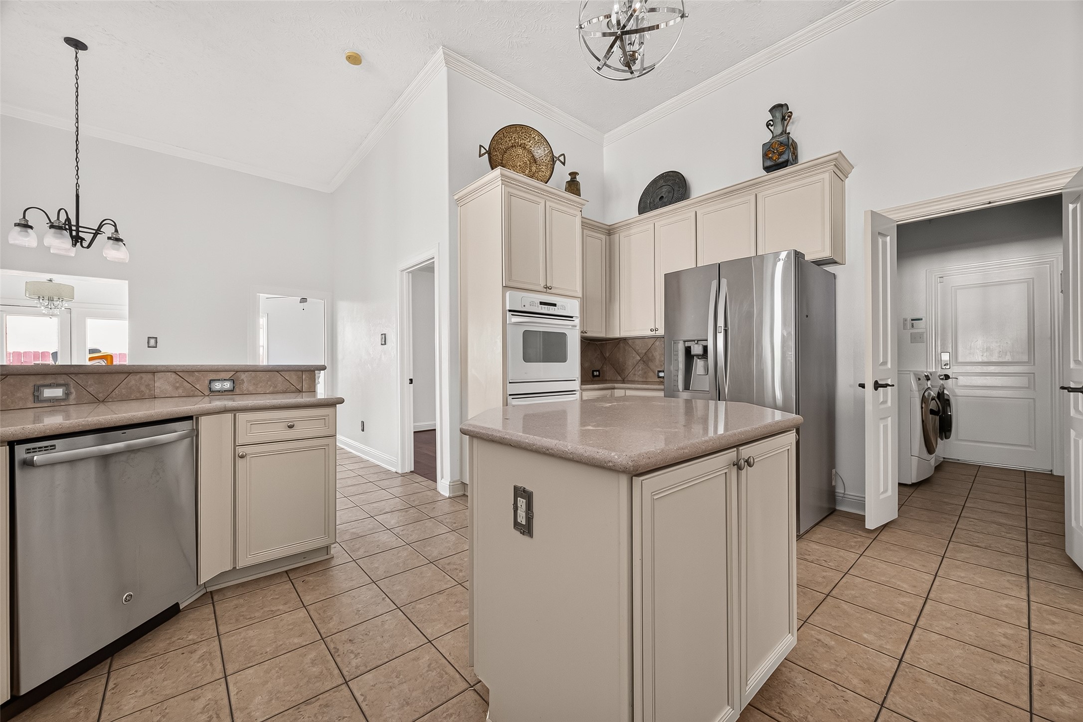 3831 Lakeridge Canyon Drive Property Photo 16