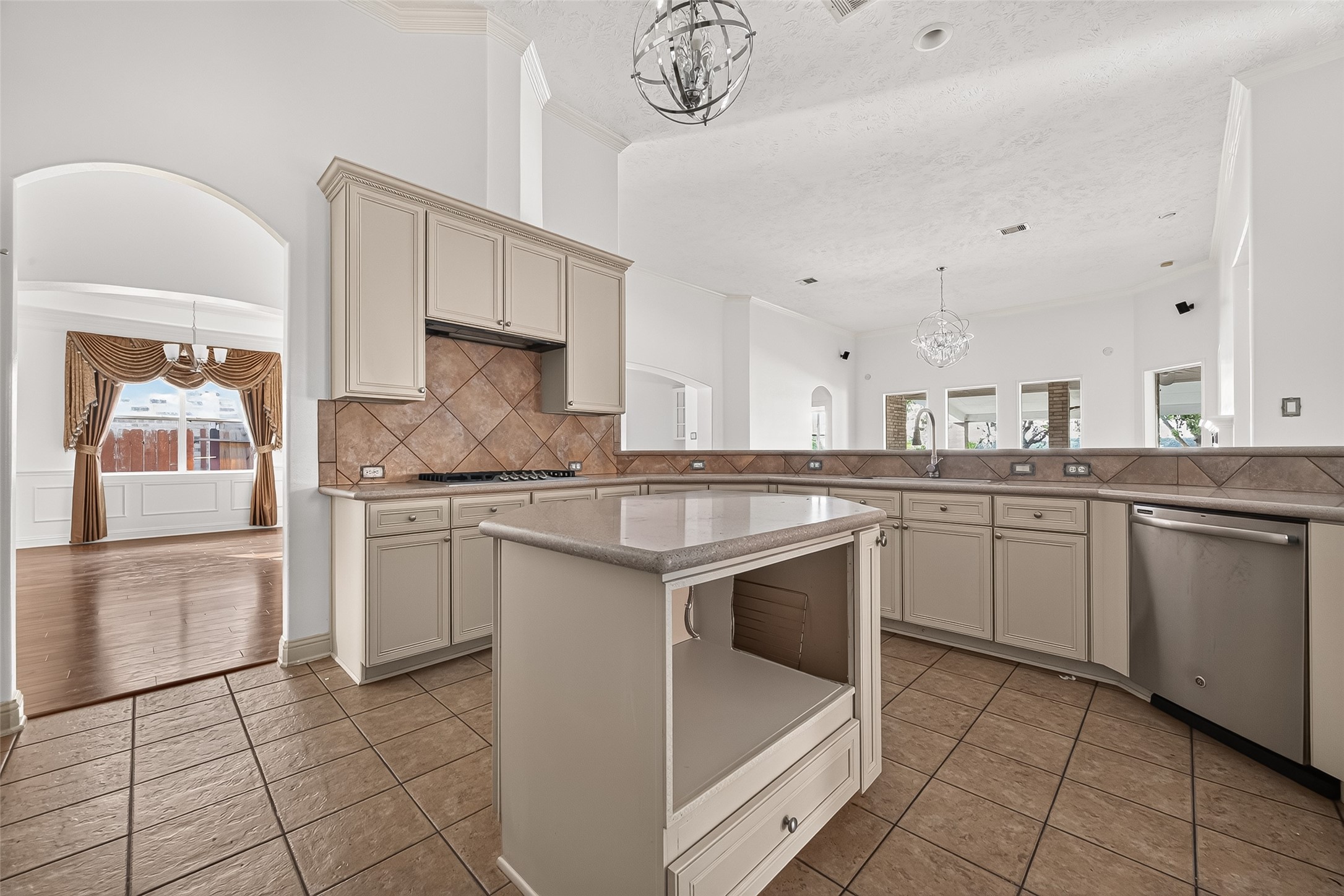 3831 Lakeridge Canyon Drive Property Photo 18