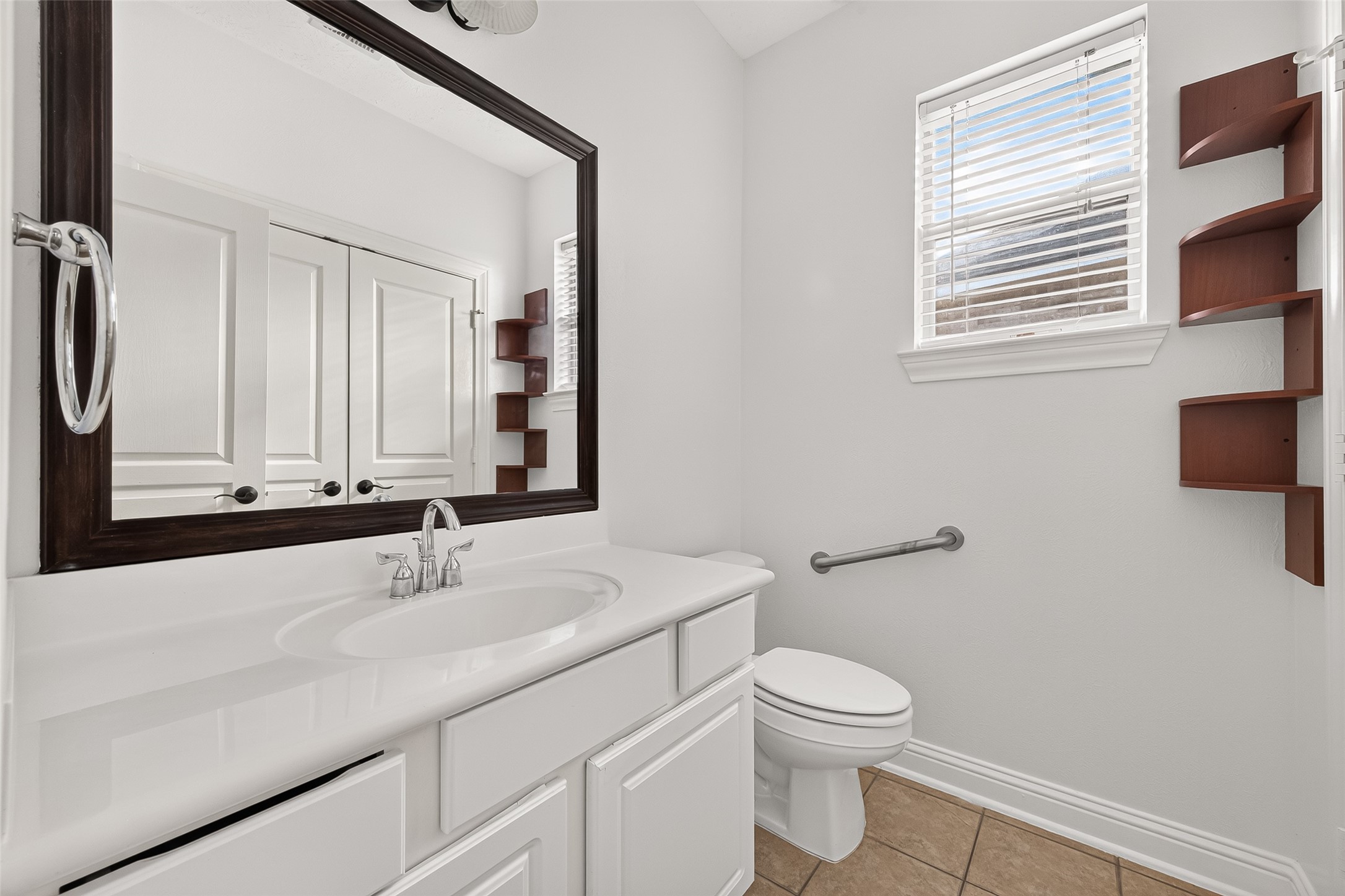 3831 Lakeridge Canyon Drive Property Photo 27