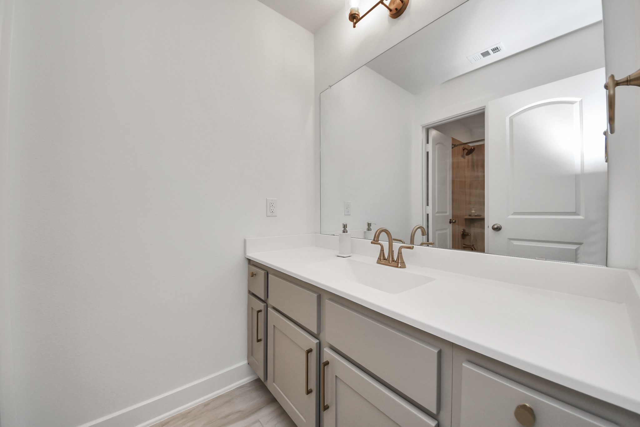 26022 Golden Dawn Trail Property Photo 6